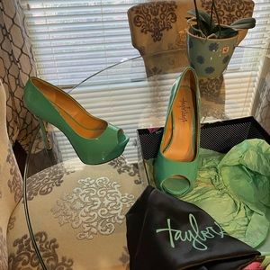Taylor says green patent leather